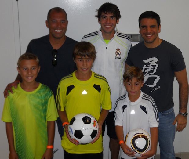 Pedro Valente and Royce Gracie teaching Jiu-Jitsu to Soccer super stars Kaká and Cristiano Ronaldo — Valente Brothers
